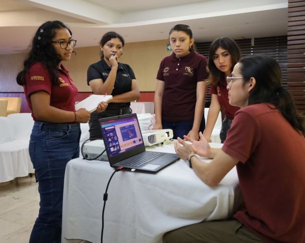 La Jornada Maya Campeche La Jornada Maya Alumnos De Campeche